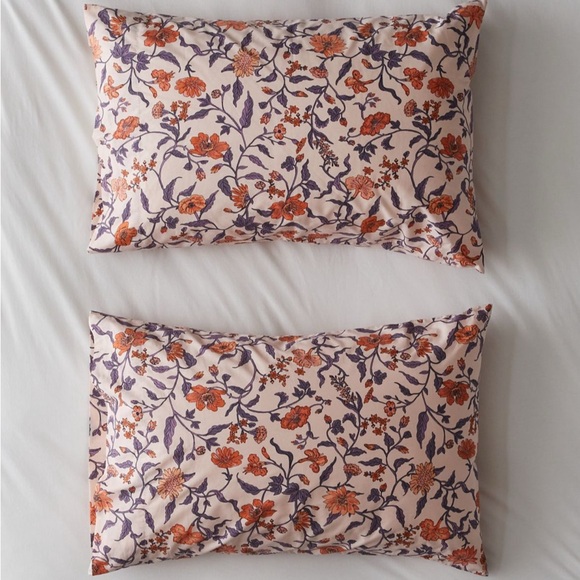 Need gone!!! Floral Bedding Set with Orange and Purple Design - Picture 2 of 2